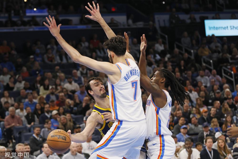 发球区的落 发球区的落